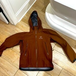 Arcteryx Beta AR Sz L Excellent Condition
